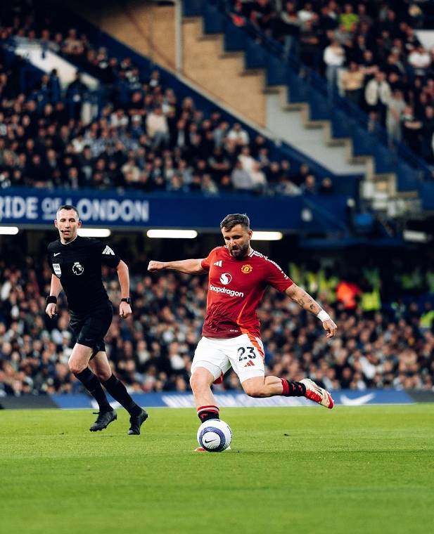 悲喜夜！维拉复仇热刺，切尔西送曼联耻辱纪录，曼城跌出欧冠区